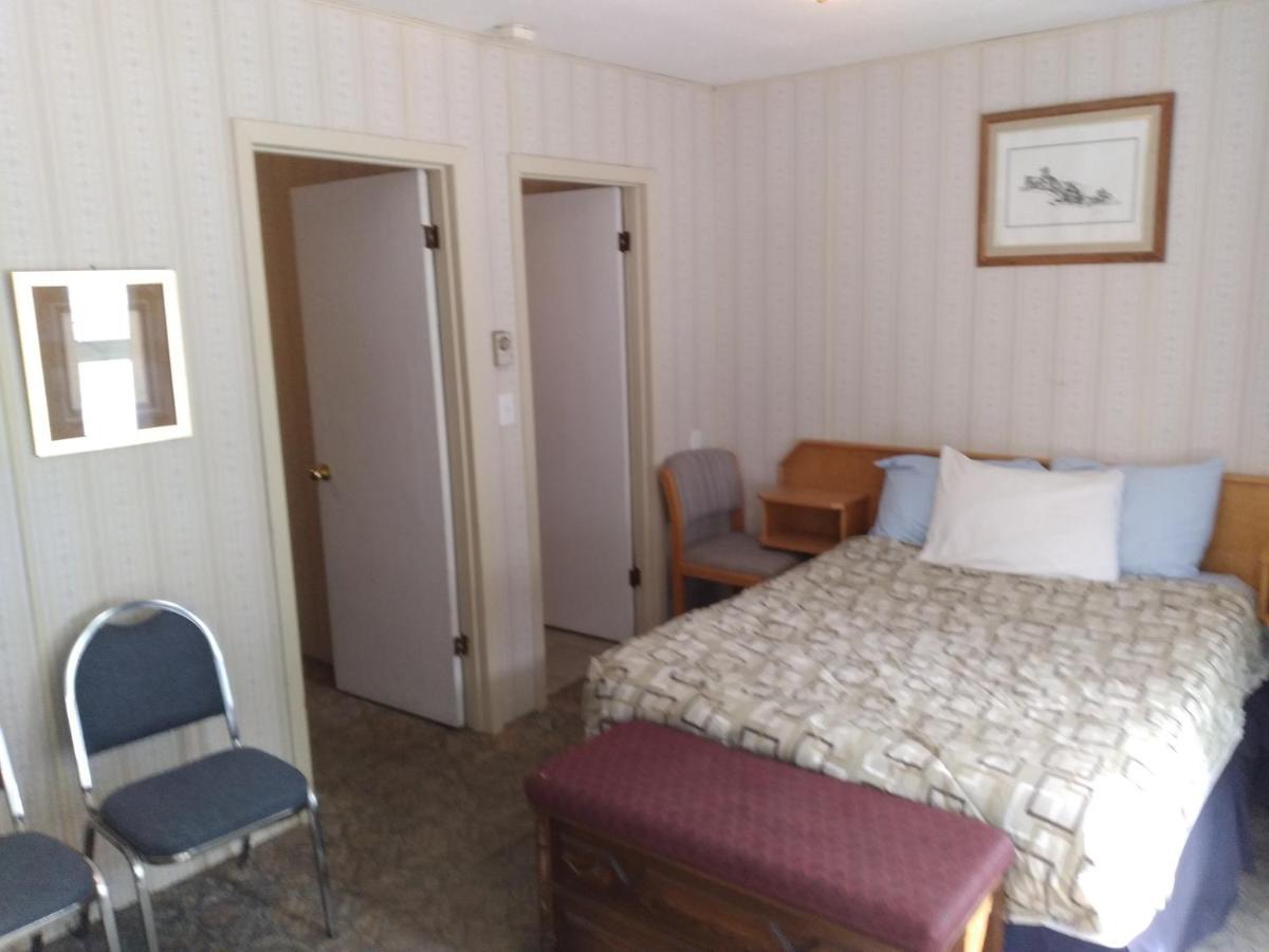 Appletree Inn Radium Hot Springs Exteriér fotografie