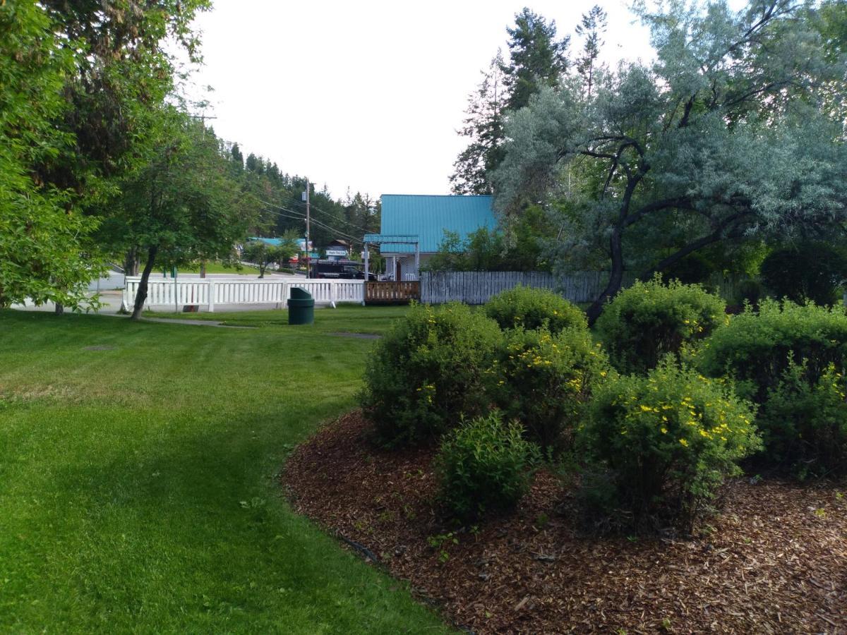 Appletree Inn Radium Hot Springs Exteriér fotografie