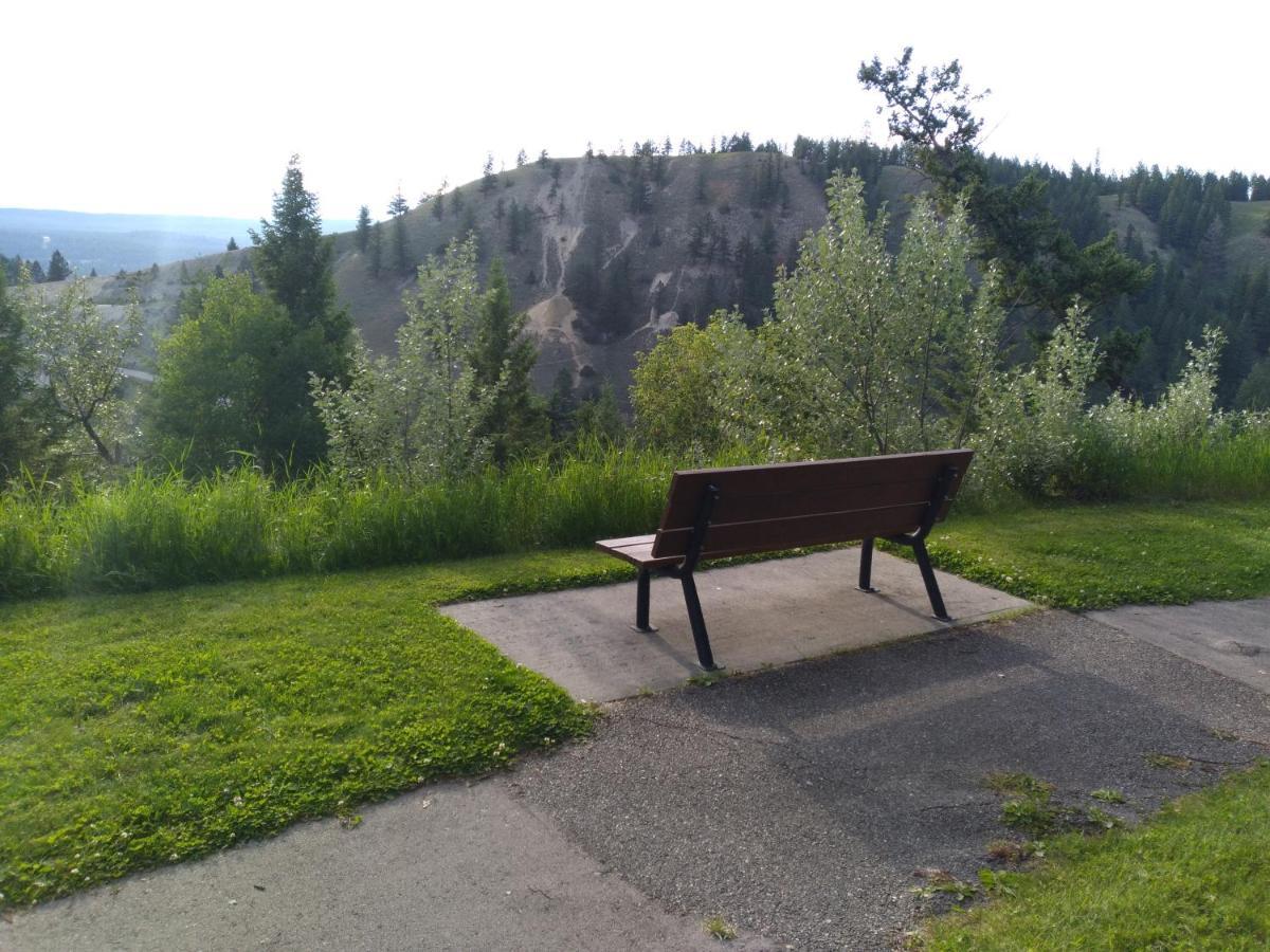 Appletree Inn Radium Hot Springs Exteriér fotografie